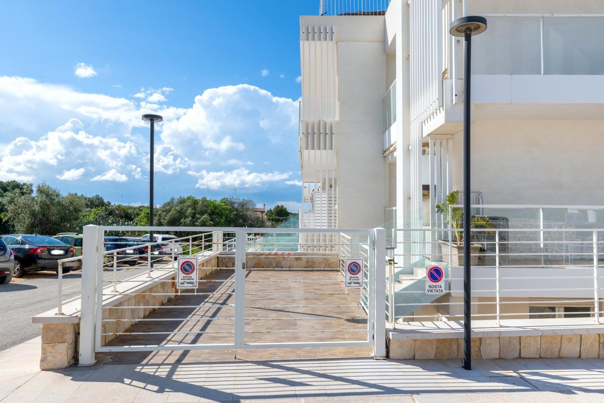 Exclusive Deluxe Apt Up To 6 People & Heated Tub Polignano a Mare Luaran gambar