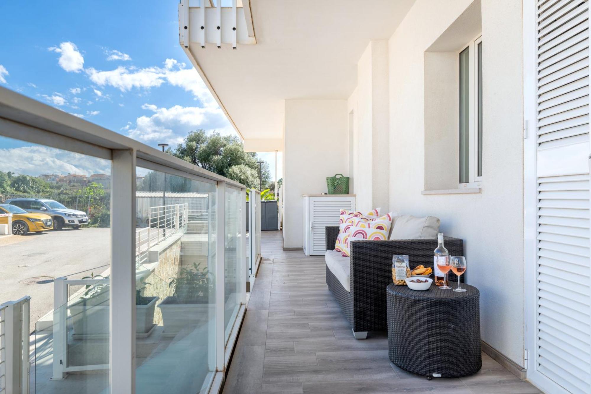Exclusive Deluxe Apt Up To 6 People & Heated Tub Polignano a Mare Luaran gambar