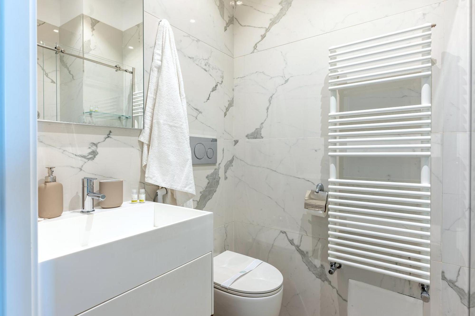 Exclusive Deluxe Apt Up To 6 People & Heated Tub Polignano a Mare Luaran gambar
