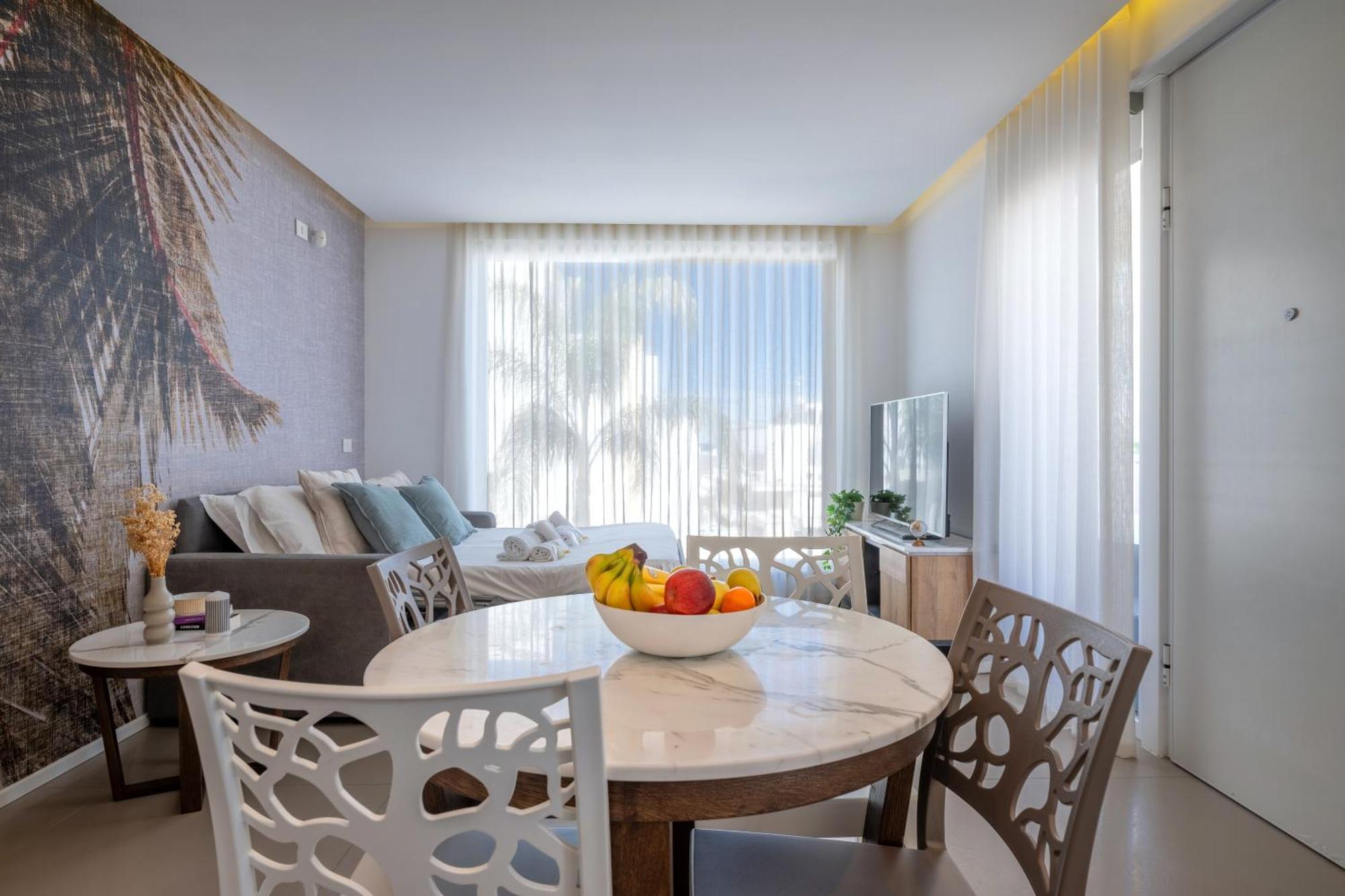 Exclusive Deluxe Apt Up To 6 People & Heated Tub Polignano a Mare Luaran gambar