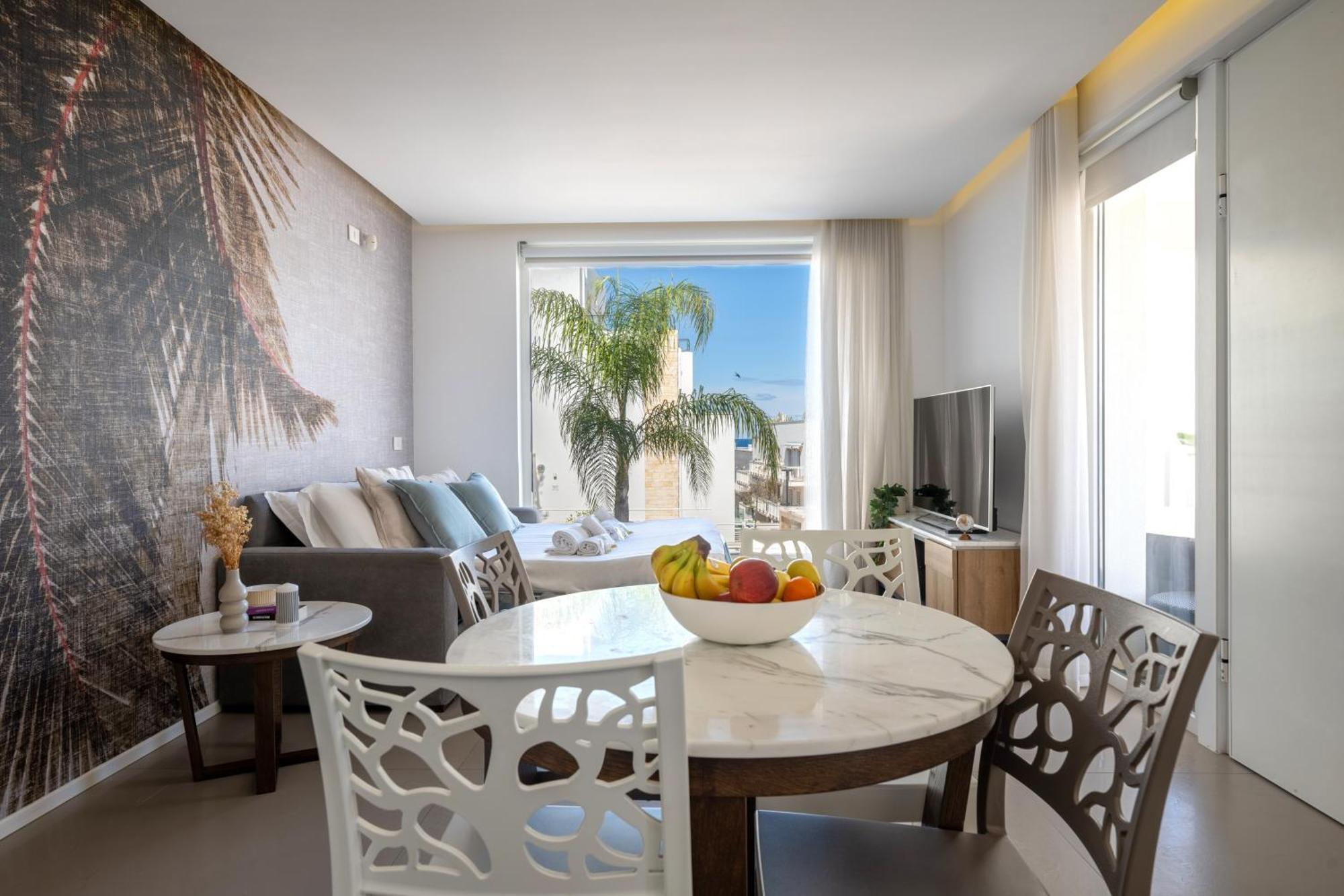 Exclusive Deluxe Apt Up To 6 People & Heated Tub Polignano a Mare Luaran gambar
